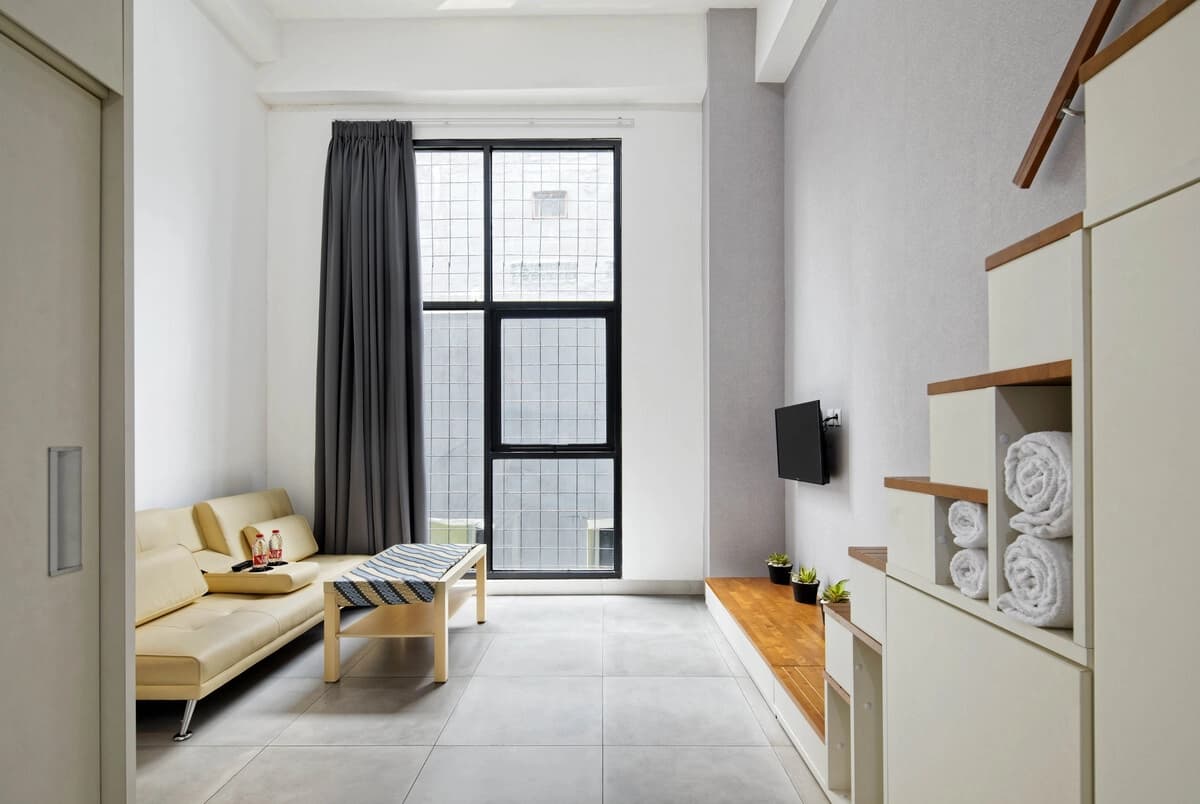 Room Thumbnail-2