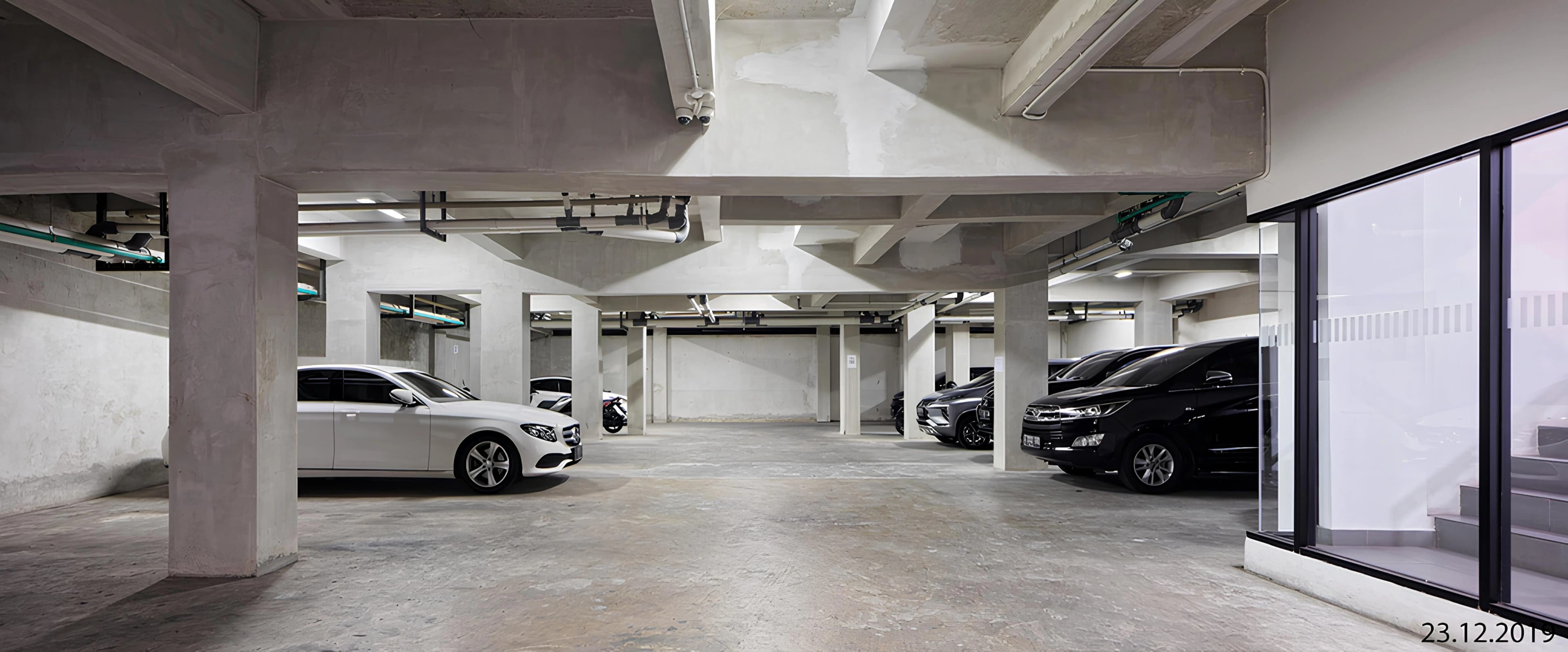 PARKING & EASY ACCESS Thumbnail